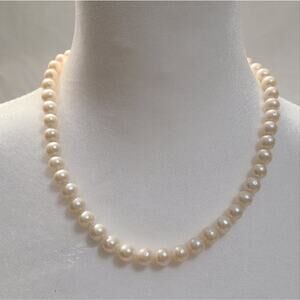Vintage 14k IWI Single Strand Pearl Necklace